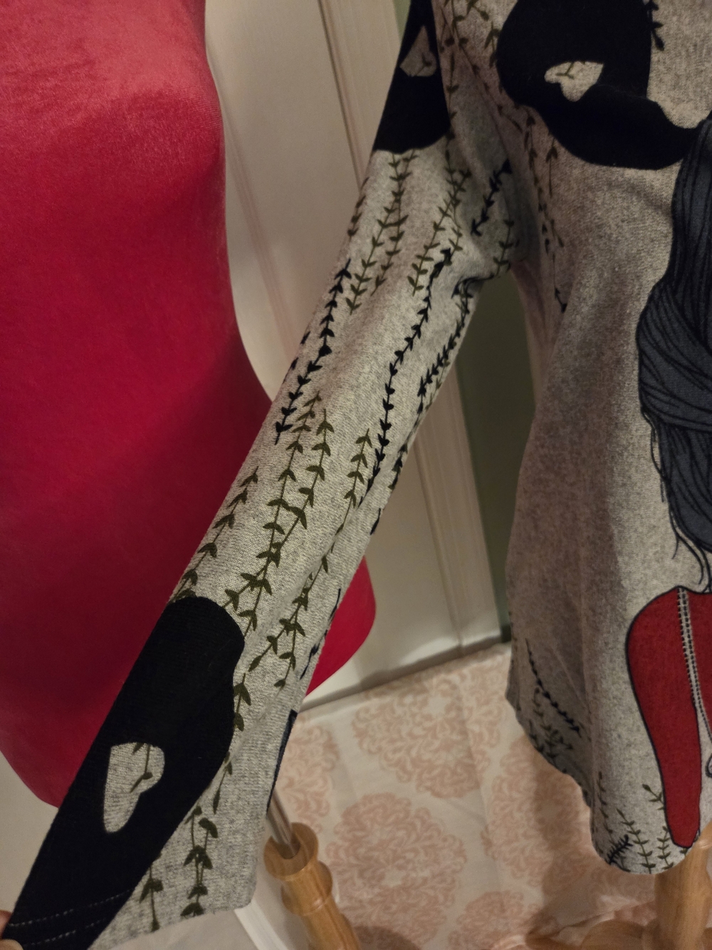 Seusyu Cartoon Game "Character" Shirt - Sweater - Dress - Top Asymmetrical Side - Picture 7 of 15
